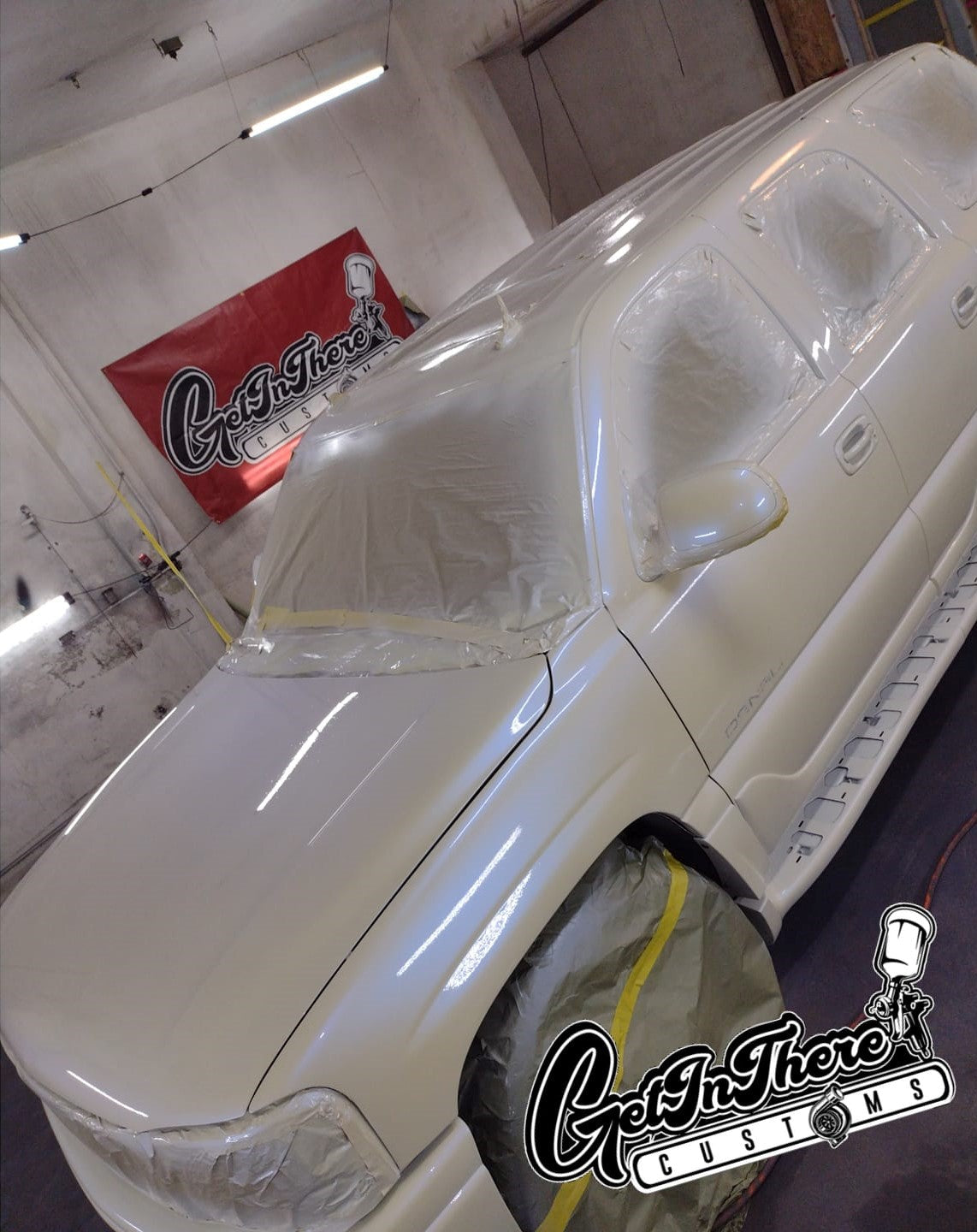 Tamco Paint HB9901 Bright White Basecoat in Chevrolet Tahoe