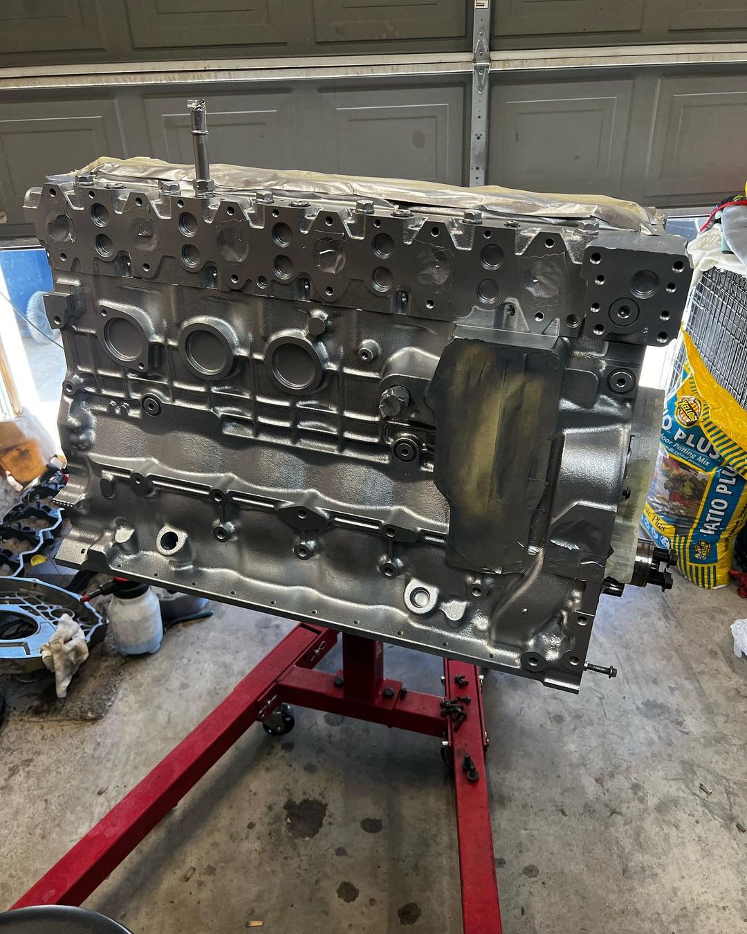 Tamco Paint Slick Silver Metallic in Engine Block