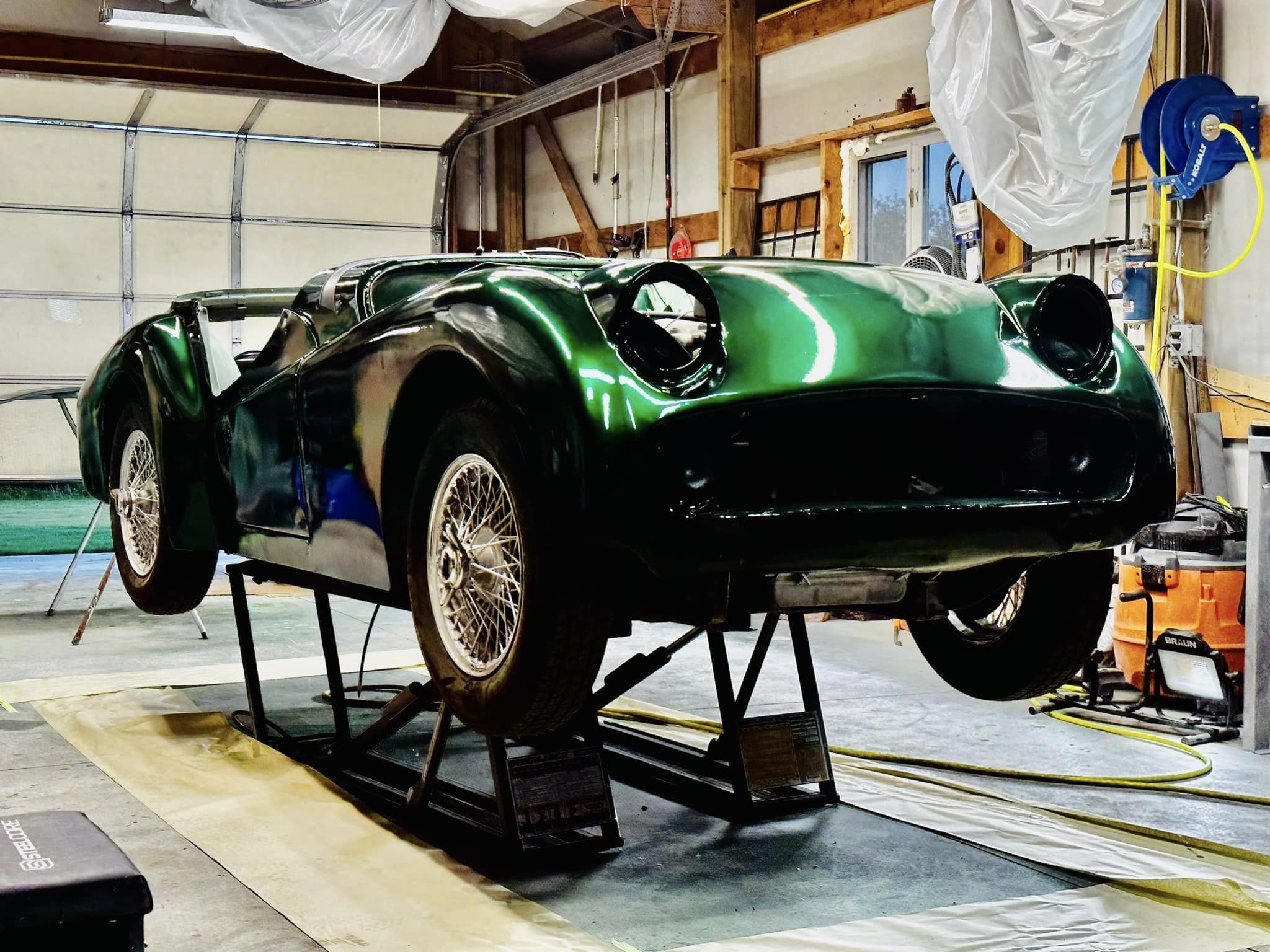 Tamco Paint Hustlin - Candy Pearl Basecoat in Triumph TR3