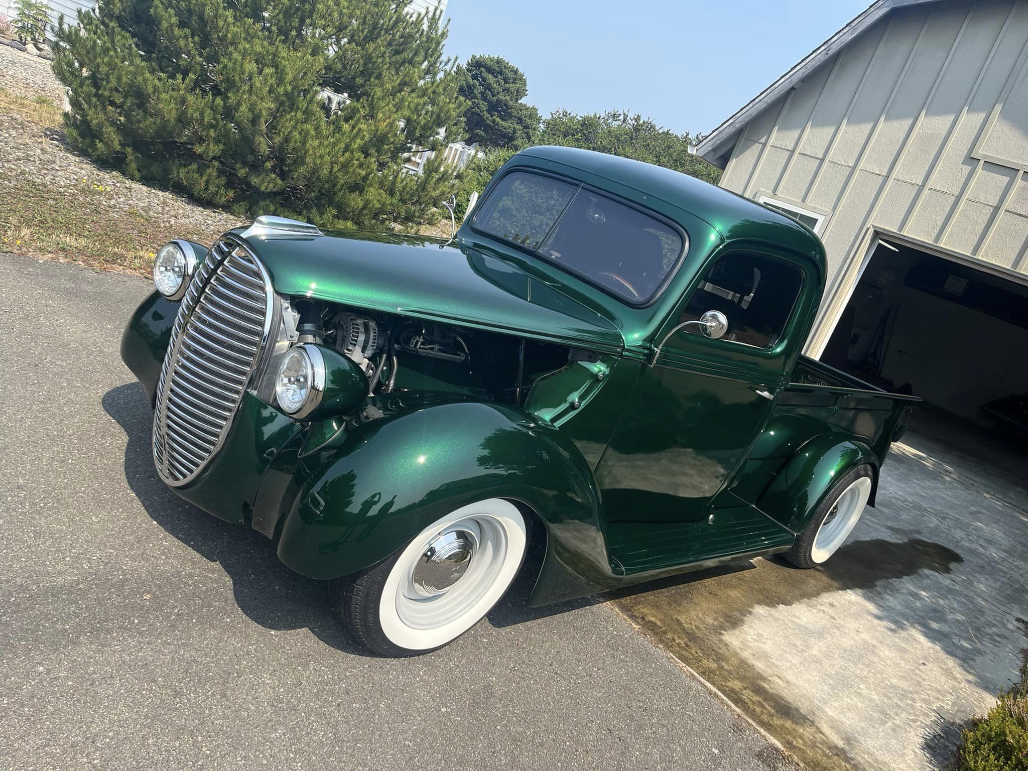 Tamco Paint Hustlin - Candy Pearl Basecoat in 1938 Ford Pickup