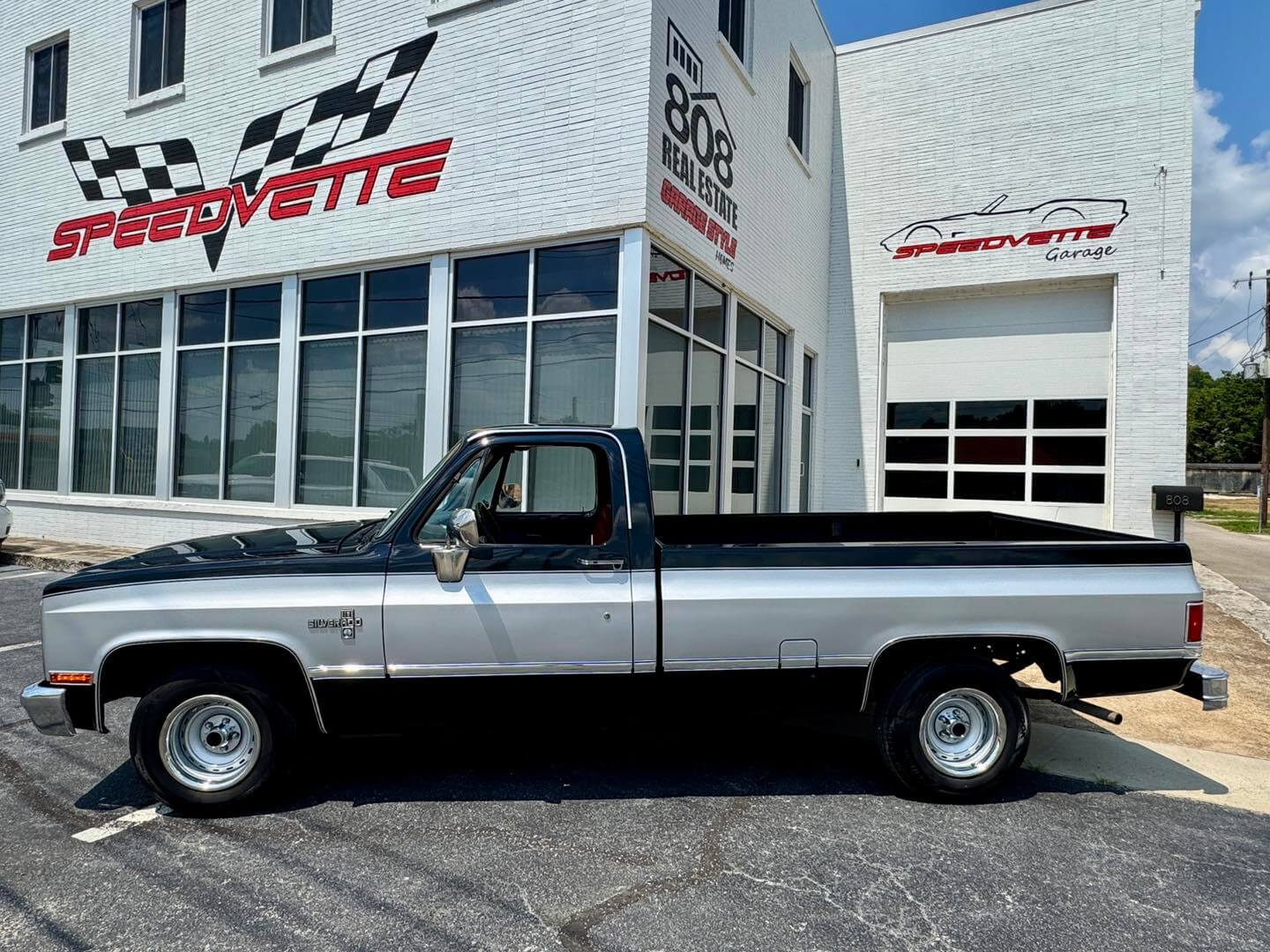Tamco Paint HB9900 Jet Black and Silver Ice Metallic in 1984 Chevy Silverado