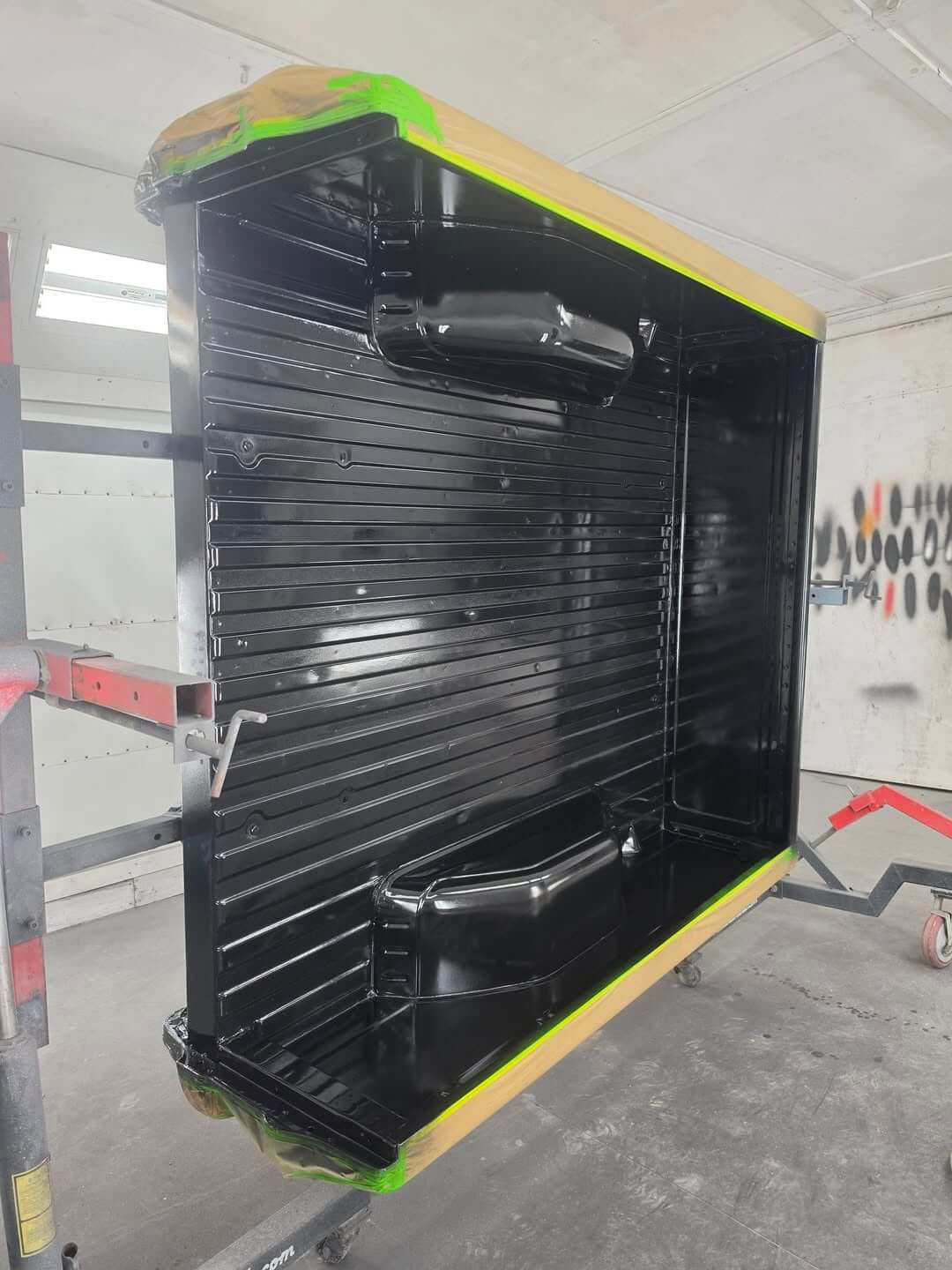 HP662 BLACK DTA EPOXY | CANDE CUSTOMS | 1985 CHEVROLET C10 TRUCK BED