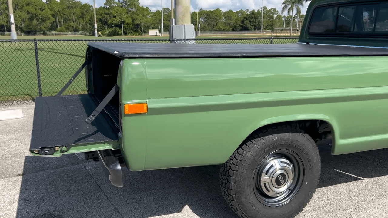 Tamco Paint Ford Boxwood Green Basecoat in 1967 Ford F250