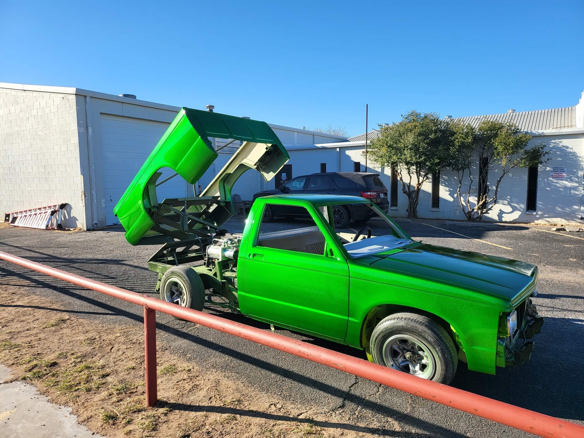 Tamco Paint Emerald City Candy Pearl in GMC S-15