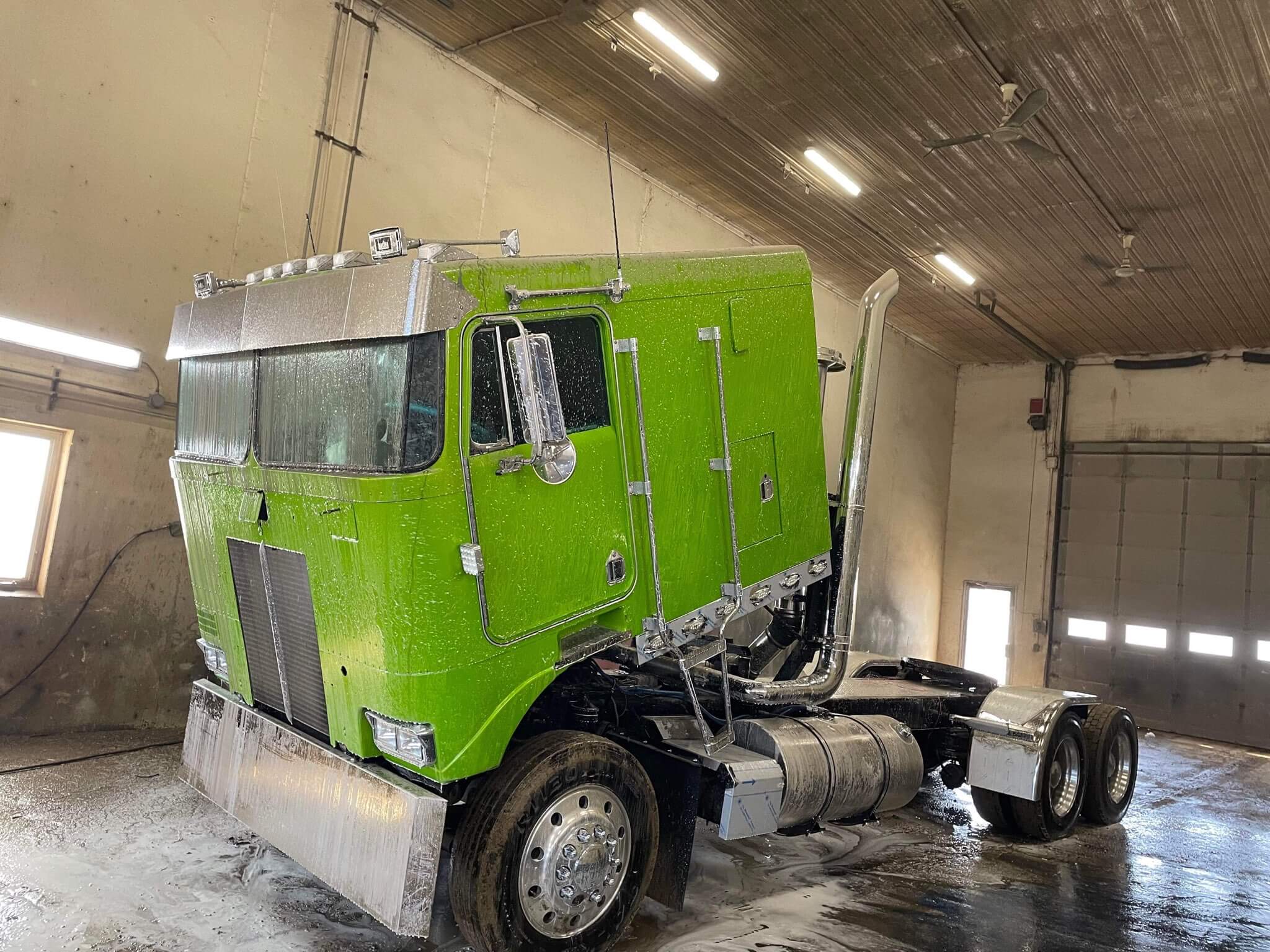Tamco Paint 2019 Freightliner 114SD Sublime Green