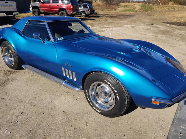 Tamco Paint GM LeMans Blue Metallic in 1969 Chevrolet Corvette C3 Stingray