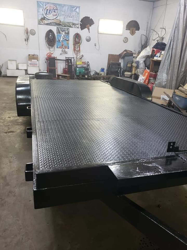 Tamco Paint HB Chassis Black in Car Trailer