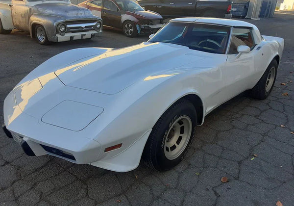 Tamco Paint Stars & Stripes White Pearl in 1982 Chevrolet Corvette C3