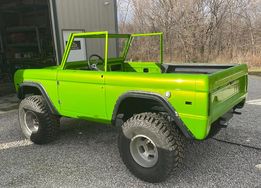 Tamco Paint Sublime Green in Ford Bronco
