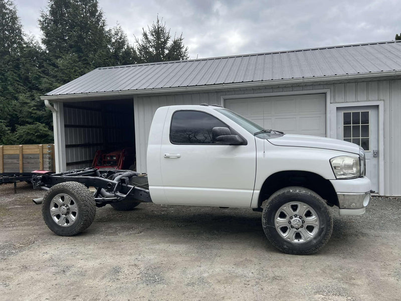 Tamco Paint Chrysler Bright White in 2007 Dodge Ram 3500