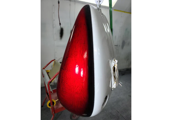 BLIZZARD OF OZ WHITE PEARL, OG RED | DERECK QUICK | MOTORCYCLE