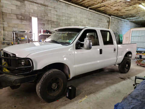 Tamco Paint Blizzard Of Ozz White Pearl in 2005 Ford F-350 Super Duty
