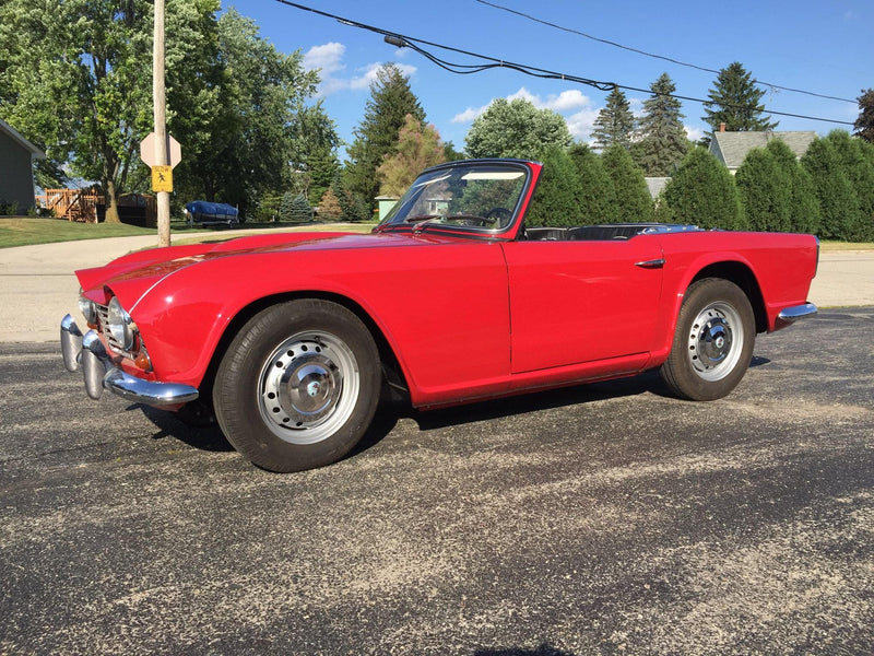 Tamco Paint Signal Red in 1966 Triumph TR4