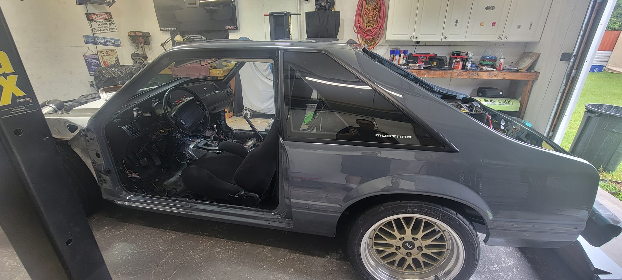 Tamco Paint HC4100 Glamour Clearcoat Kit in Ford Box Body Mustang