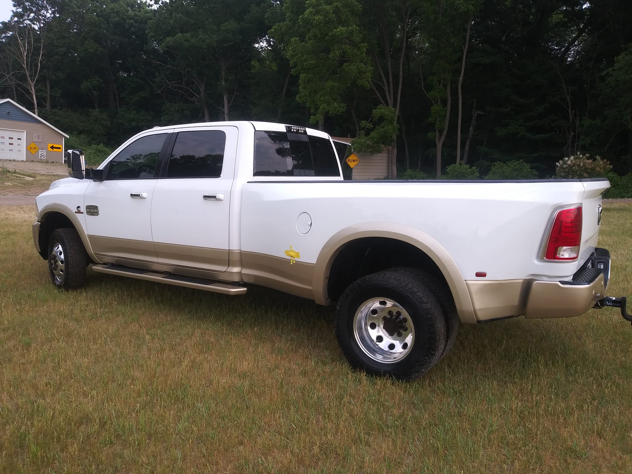 Tamco Paint HC4100 Glamour Clearcoat in 2012 Ram 3500