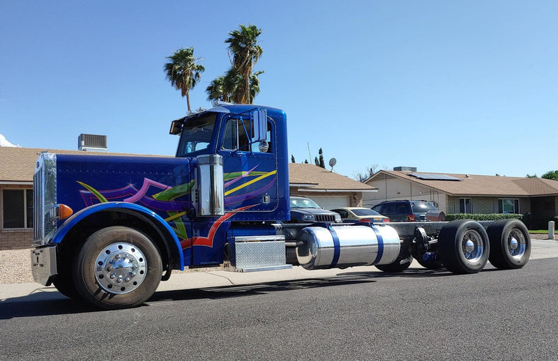 Tamco Paint Bluetiful in Peterbilt 379