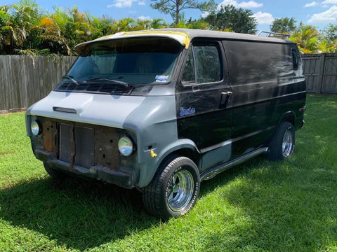 Tamco Paint Socal Blue Candy Pearl in 1977 Dodge B100 Van