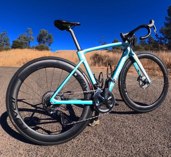 Tamco Paint Rockin Robin in Specialized S-Works Tarmac SL7