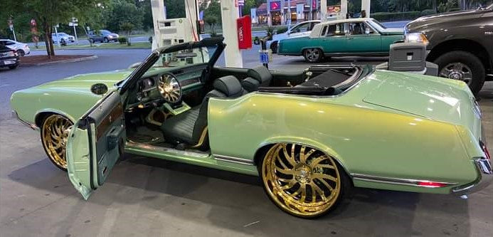 Tamco Paint Stellar Gold in 1972 Oldsmobile Cutlass Supreme convertible