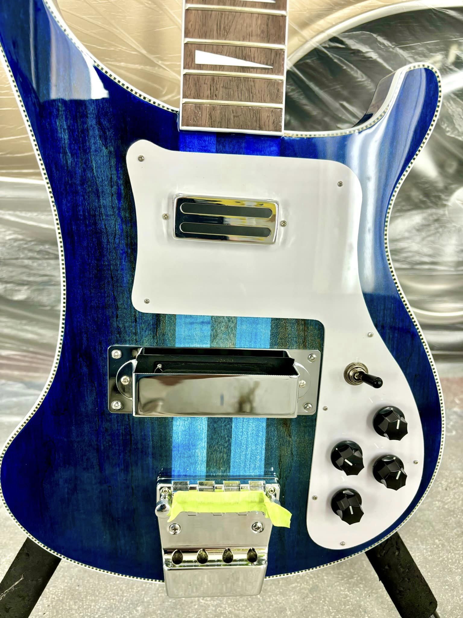 Tamco Paint Socal Blue Candy Pearl in Guitar