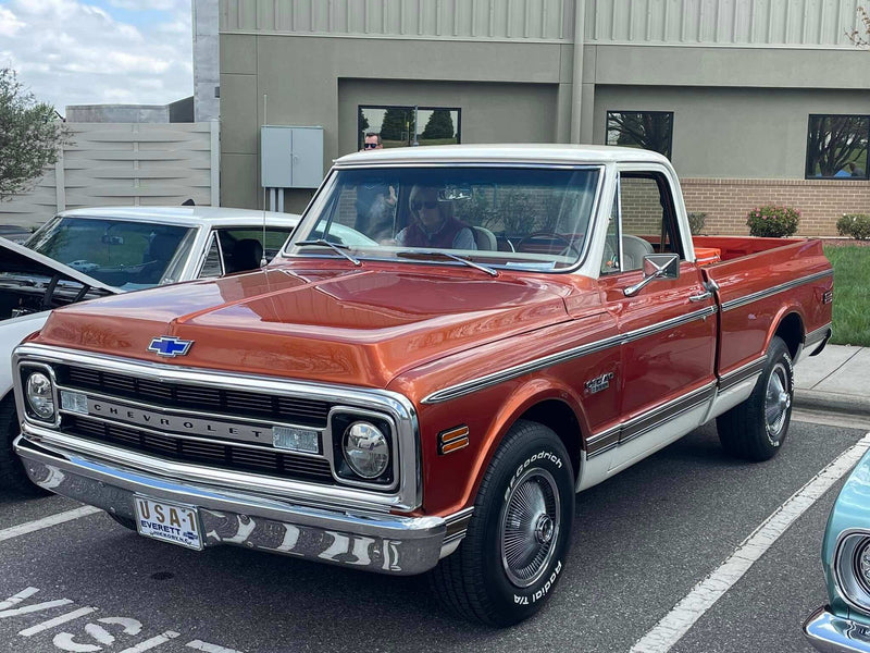 Tamco Paint Shocktop Orange in 1970 Chevrolet CST/10