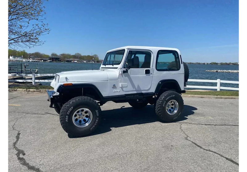 Tamco Paint HB9901 Bright White in Jeep Wrangler
