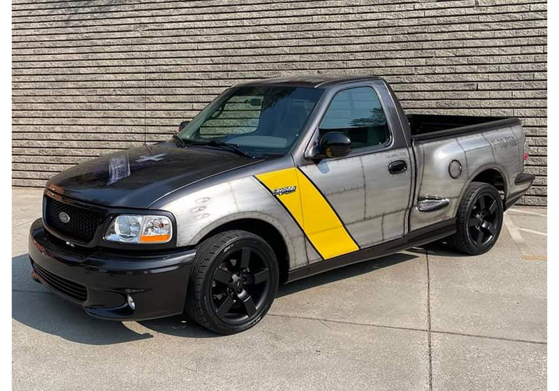 Tamco Paint Slick Silver Metallic in 2001 Ford F-150 SVT Lightning