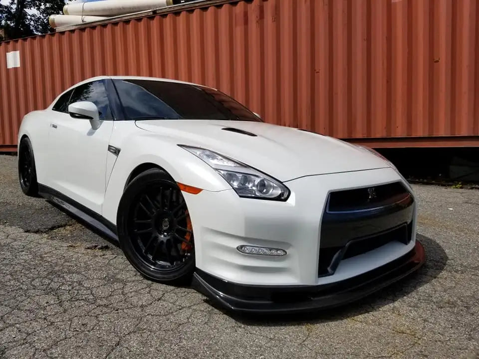 Tamco Paint GM Pure White on Nissan GT-R R35