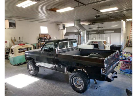 JET BLACK BASECOAT | ELIJAH VAUDT | 1986 CHEVROLET SILVERADO