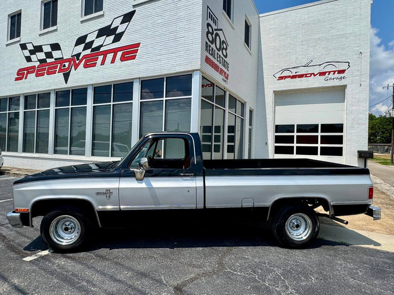 Tamco Paint HB9900 Jet Black and Silver Ice Metallic in 1984 Chevy Silverado