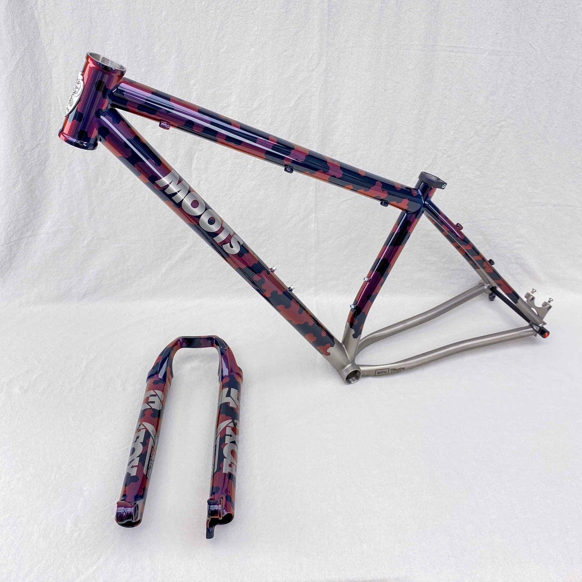 Tamco Paint HB9900 Jet Black on Bespoke Gila Monster Moots