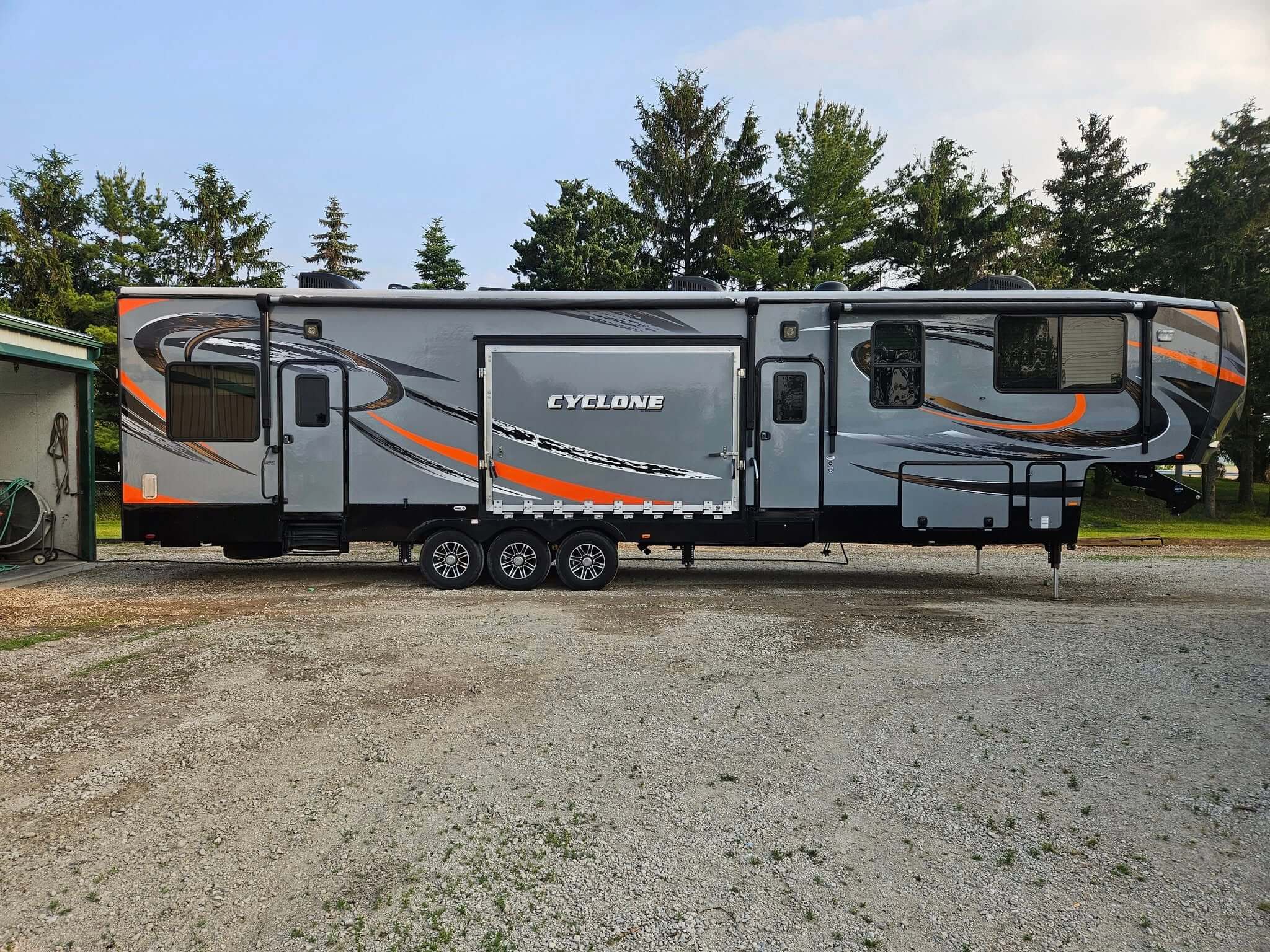 Tamco Paint HC2104 High Solids Clearcoat on Heartland Cyclone Toy Hauler
