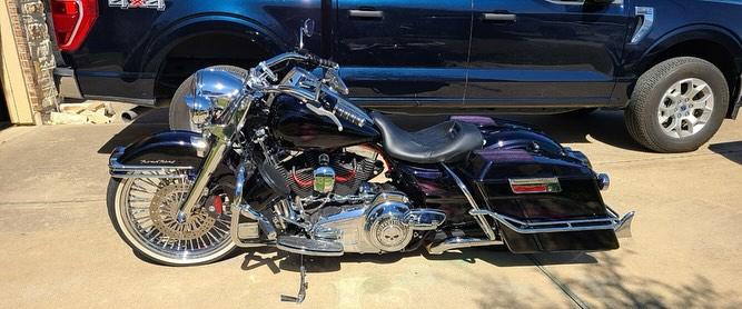 Tamco Paint Grapeness and Black Metal Candy Concentrate in Harley-Davidson