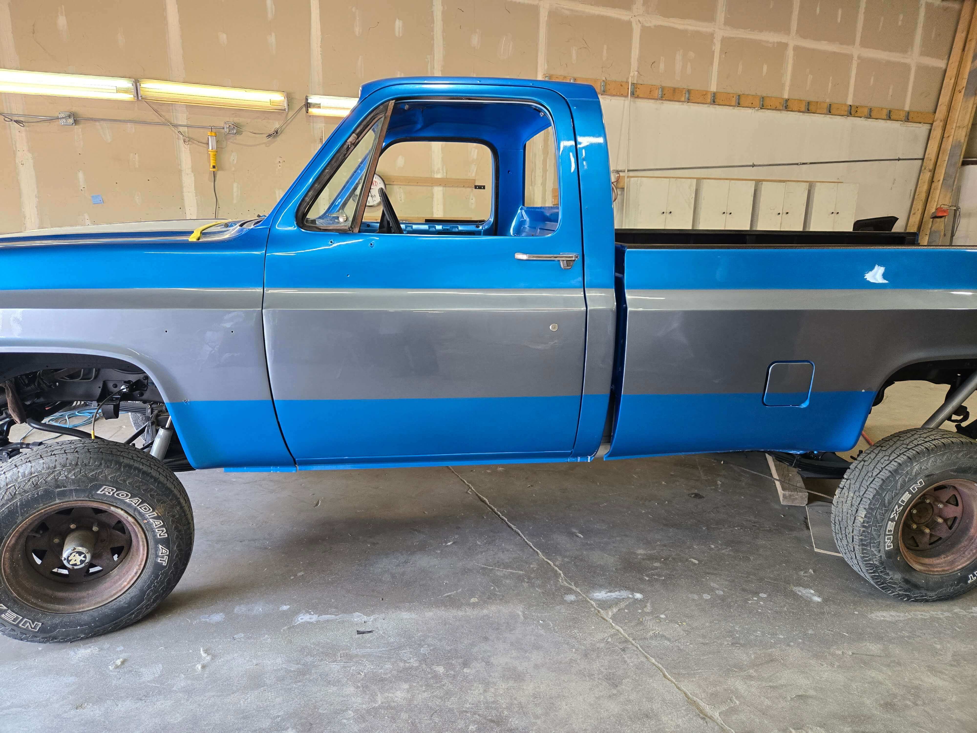 Tamco Paint Throwback Lemans Blue in 1981 Chevy K10