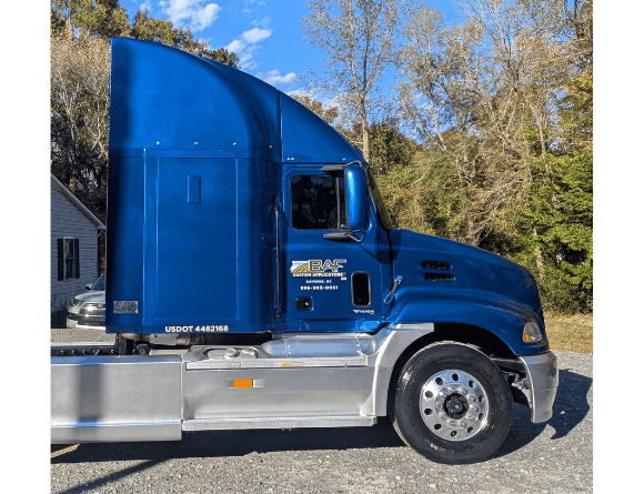 Tamco Paint Blazin Blue in 2000 Mack Vision Semi Truck