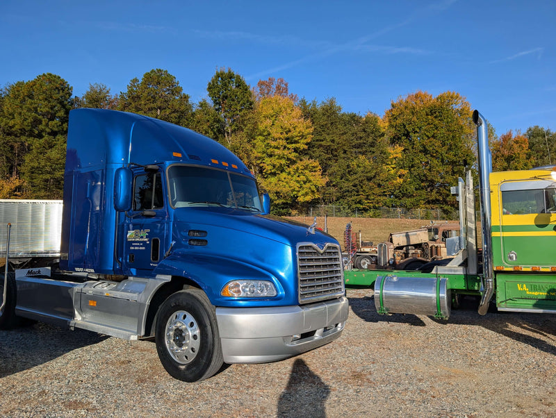 Tamco Paint Blazin Blue in 2000 Mack Vision Semi Truck