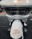 Tamco Paint Blizzard Of Ozz White Pearl on Harley-Davidson Bagger