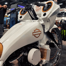 Tamco Paint Blizzard Of Ozz White Pearl on Harley-Davidson Bagger