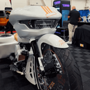 Tamco Paint Blizzard Of Ozz White Pearl on Harley-Davidson Bagger