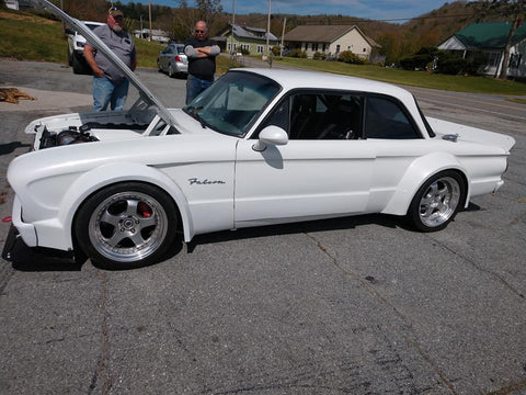 Tamco Paint Blizzard of Ozz White Pearl in Ford Falcon