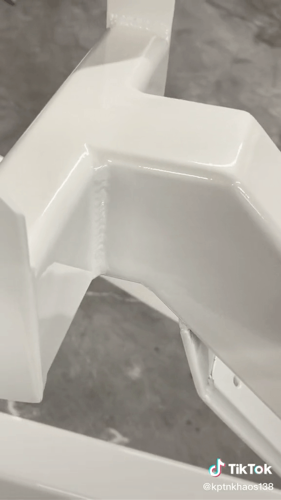 Tamco Paint Blizzard of Ozz White Pearl on Chassis