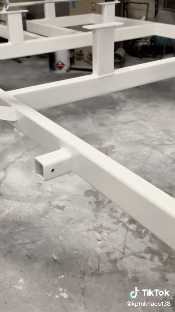 Tamco Paint Blizzard of Ozz White Pearl on Chassis