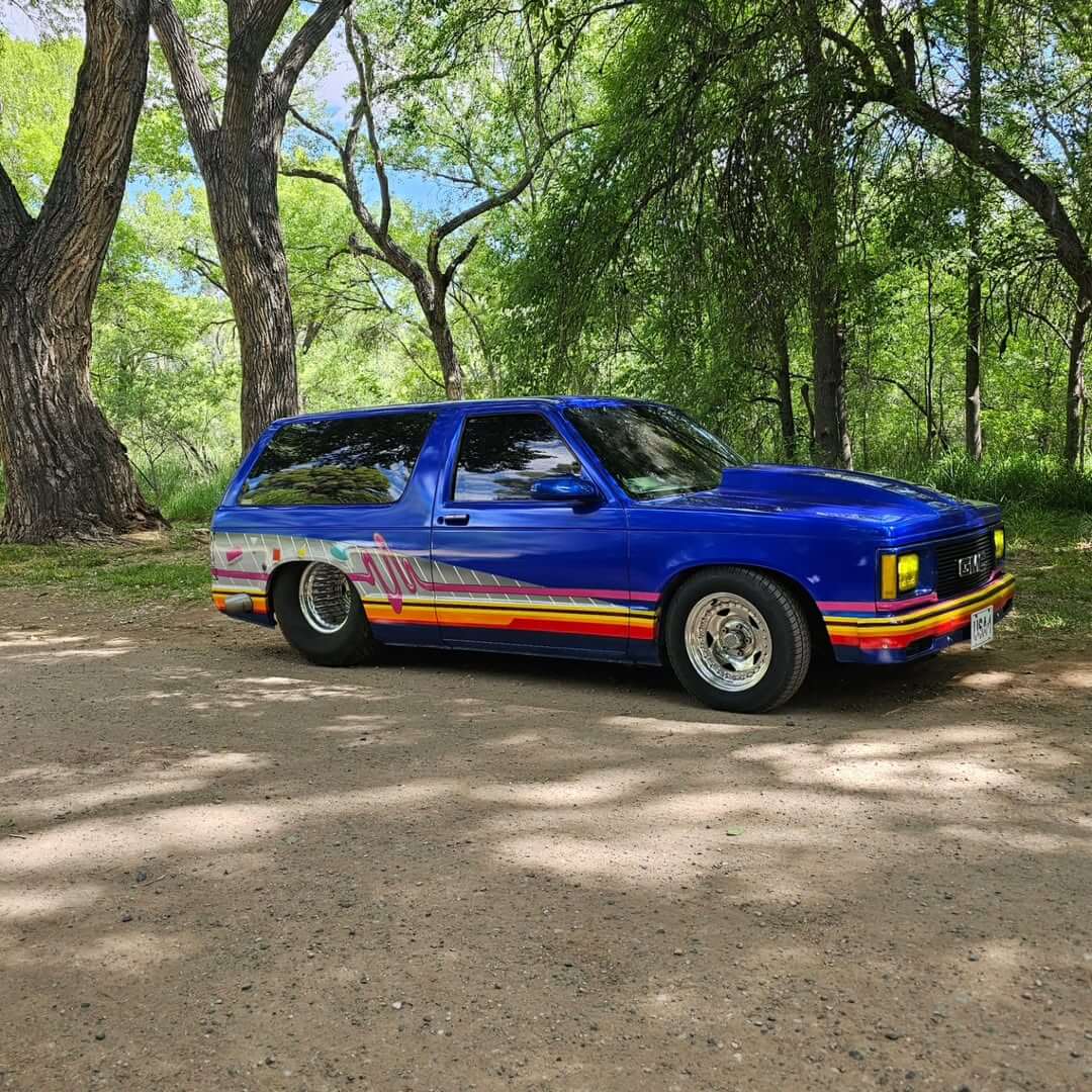 Tamco Paint Blue Nitrous in GMC S15 Jimmy