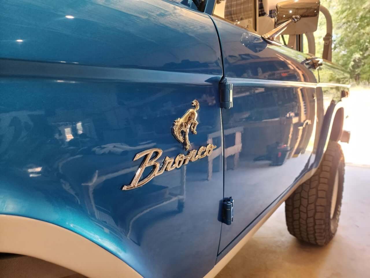 Tamco Paint Bluetooth Pearl in 1966 Ford Bronco