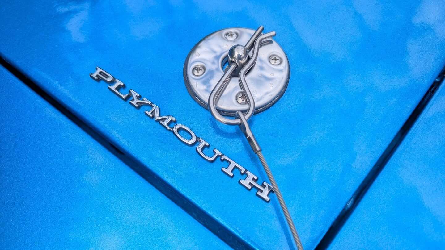 Tamco Paint Chrysler Surf Blue Metallic in 1973 Plymouth Barracuda