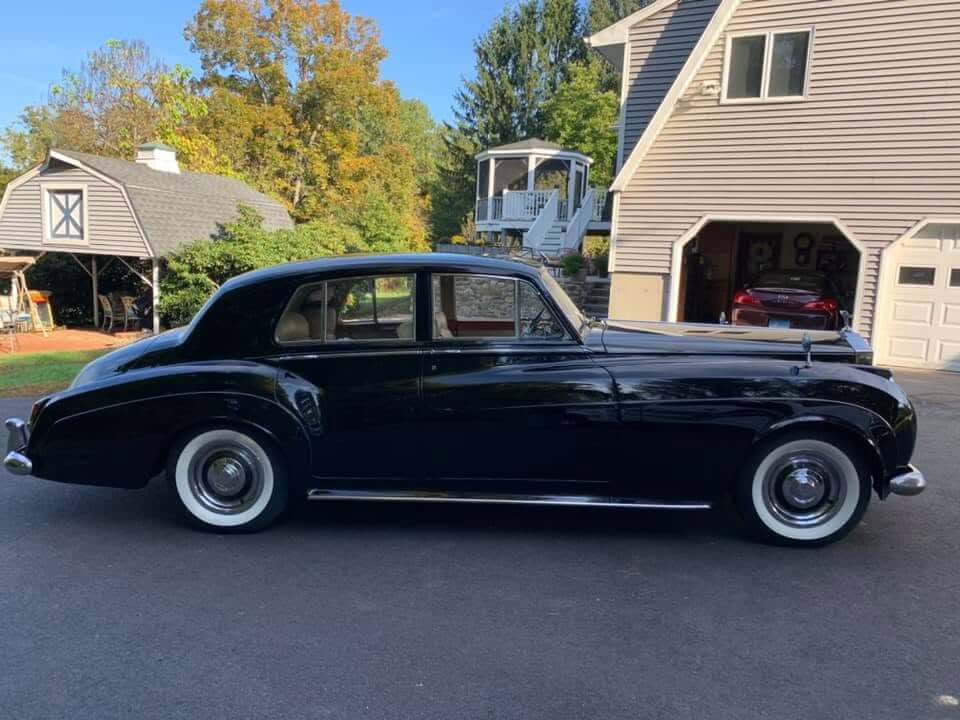 Tamco Paint DF9044 Jet Black on Rolls-Royce Silver Cloud