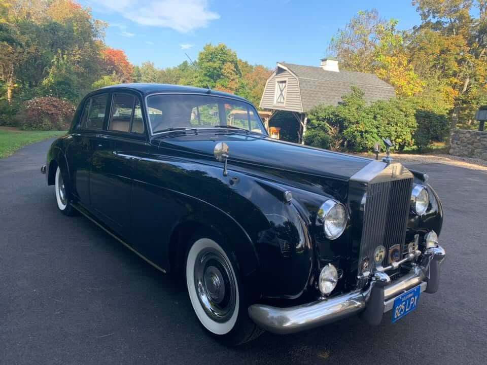 Tamco Paint DF9044 Jet Black on Rolls-Royce Silver Cloud