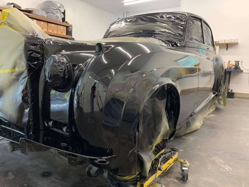 Tamco Paint DF9044 Jet Black on Rolls-Royce Silver Cloud
