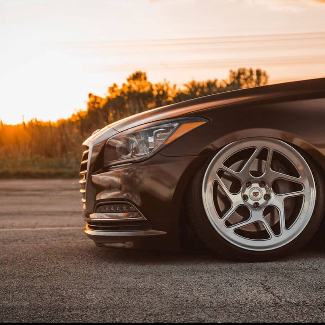 Dirtbag Brown 2019 Genesis G80