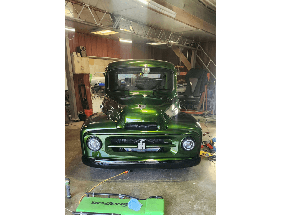 Tamco Paint Emerald City Candy Pearl Basecoat in 1955 International R122